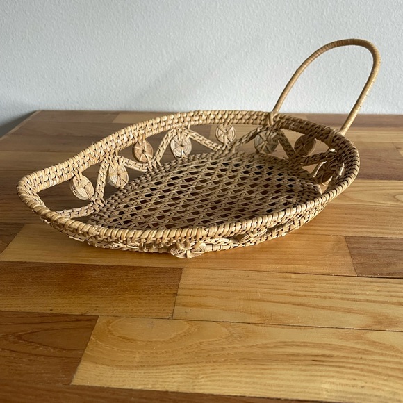 Vintage tear drop decorative basket with handle - Picture 4 of 6